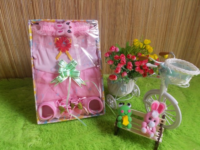TERCANTIK paket kado bayi pinky girl rose 65 terdiri dari dress bayi cantik,sepatu bayi rose cantik,bando bayi kelinci imut