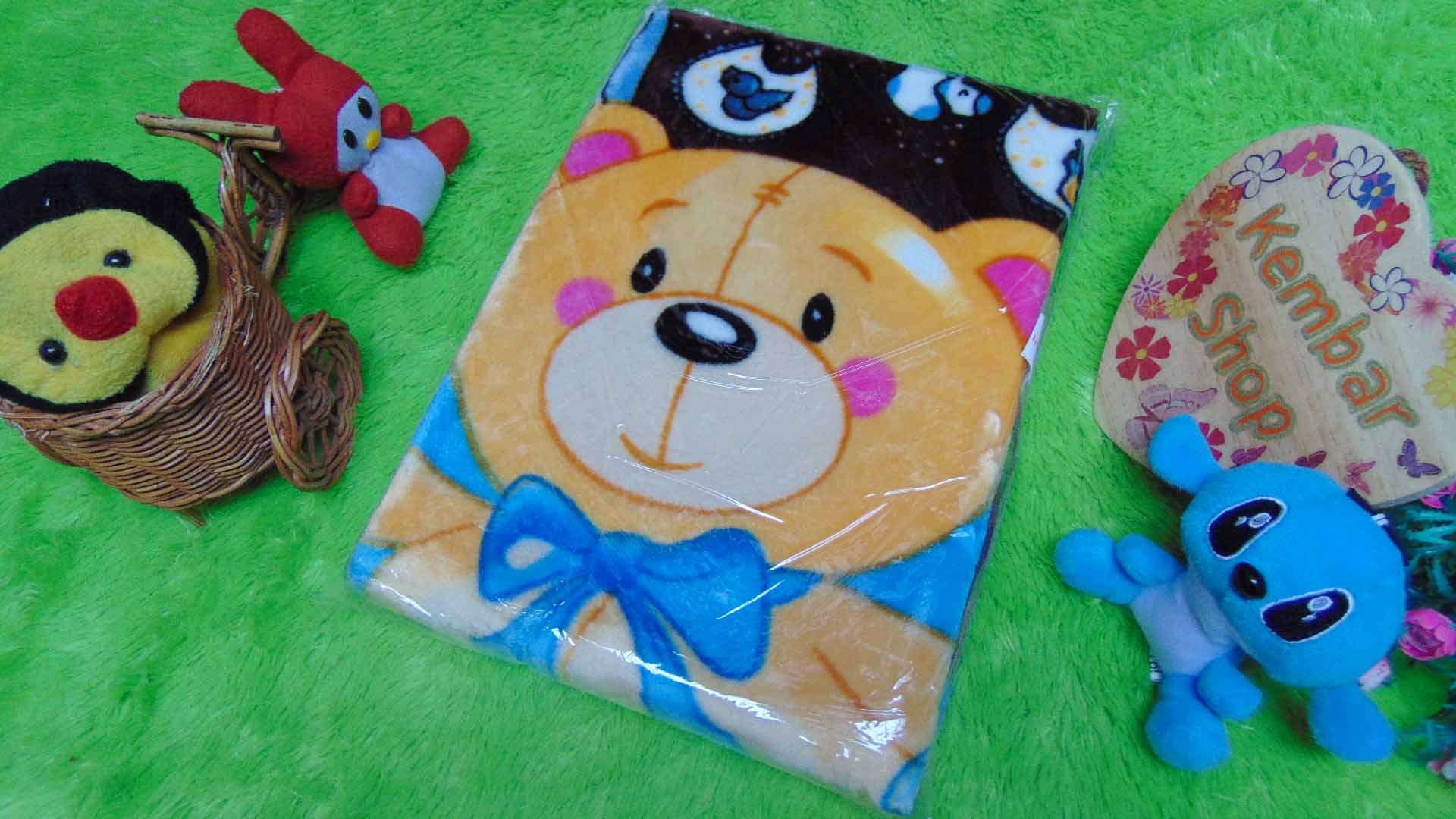 kado bayi baby new born gift hadiah lahiran selimut topi bulu tebal hangat lembut motif beruang cokelat (1)