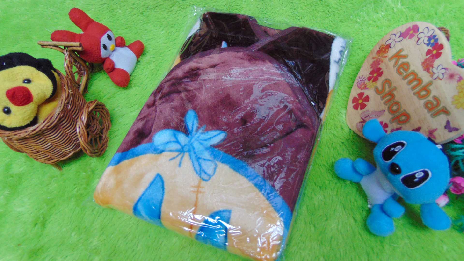 kado bayi baby new born gift hadiah lahiran selimut topi bulu tebal hangat lembut motif beruang cokelat (2)