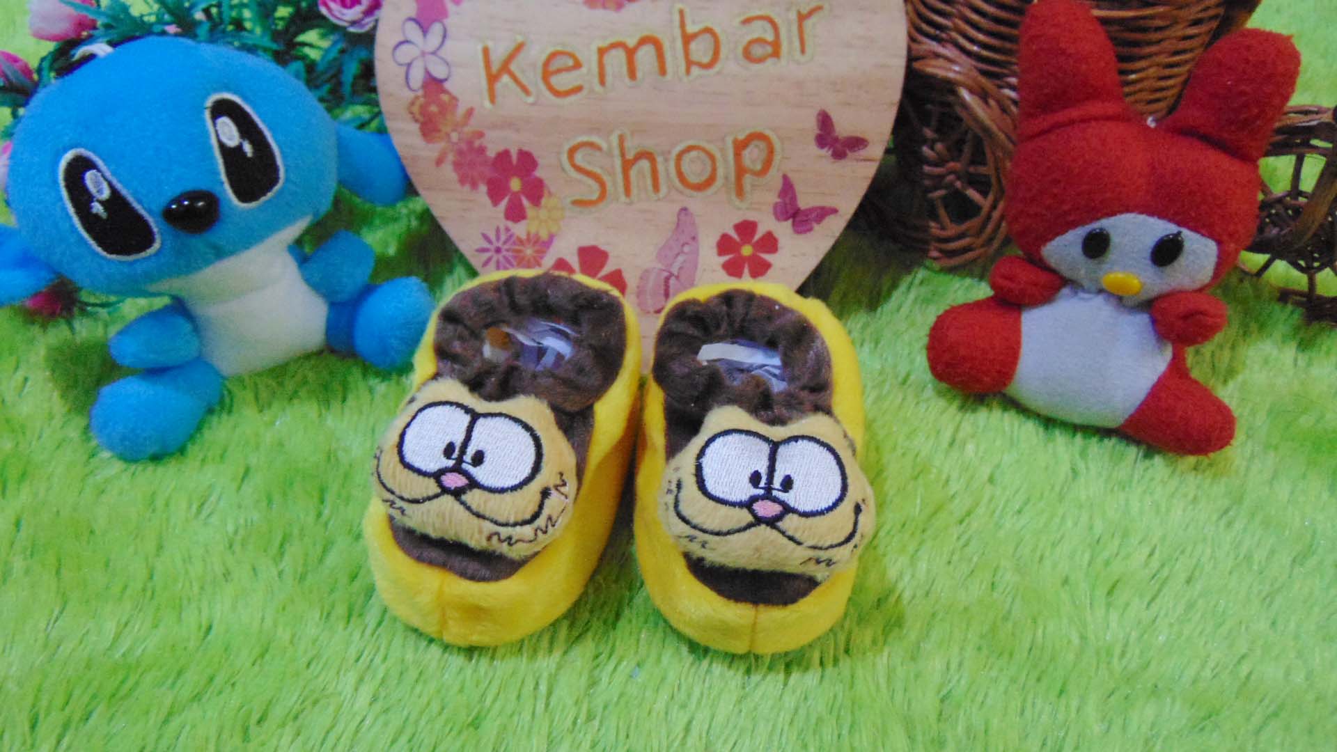 foto utama kado bayi baby gift set sepatu prewalker alas kaki newborn 0-6bulan lembut motif kucing garfield