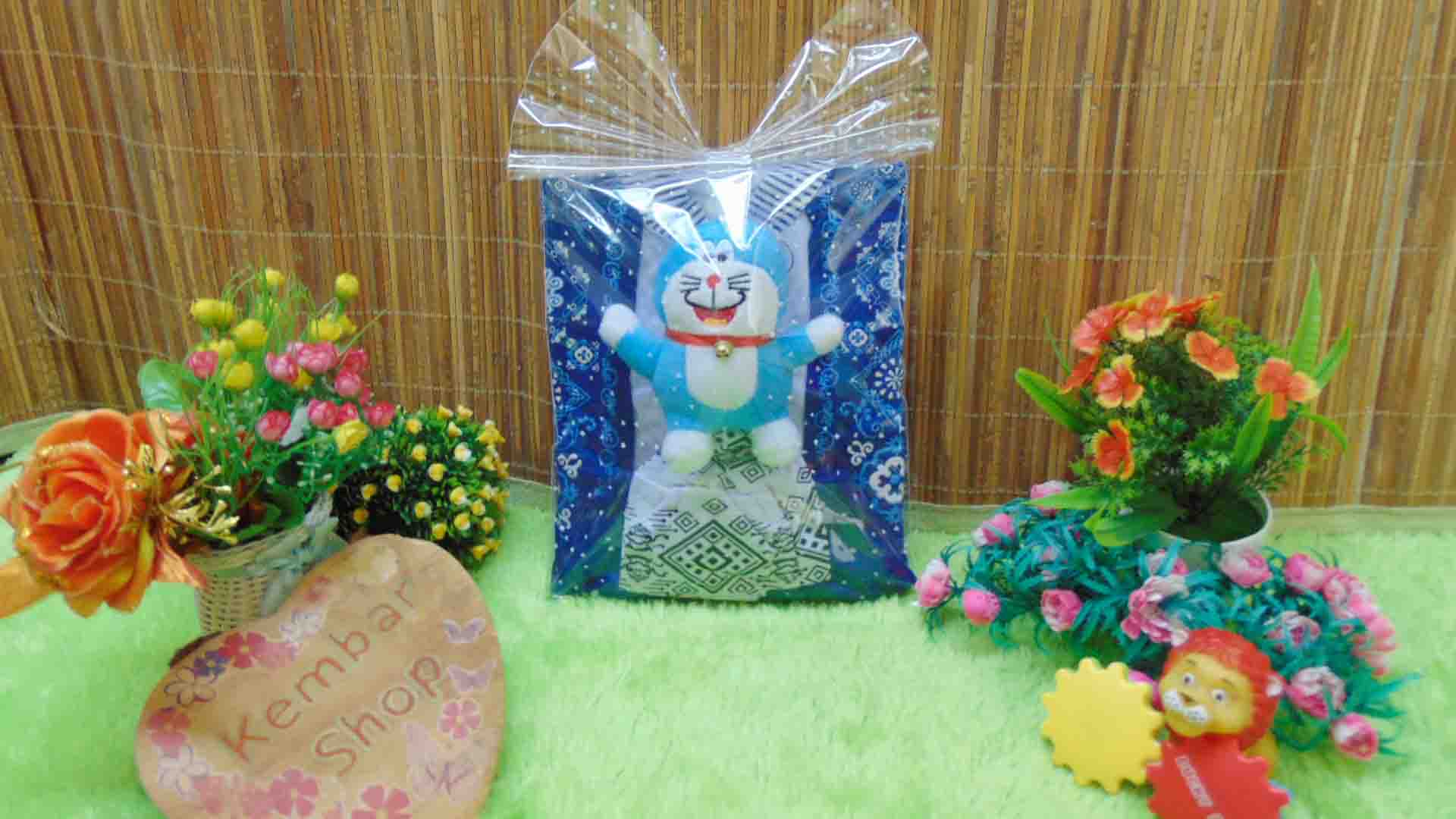 Paket Kado Bayi Baju Koko Plus Boneka Warna Random (1)
