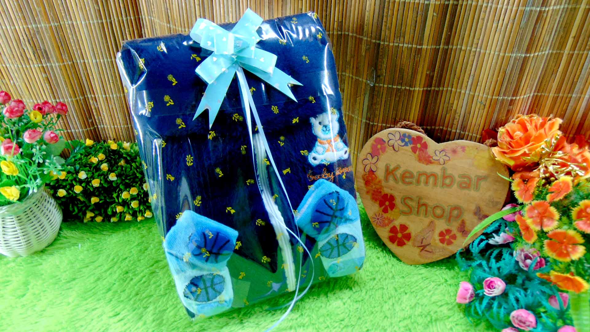 2 FREE KARTU UCAPAN paket kado lahiran bayi baby gift set box jaket plus sock ANEKA motif
