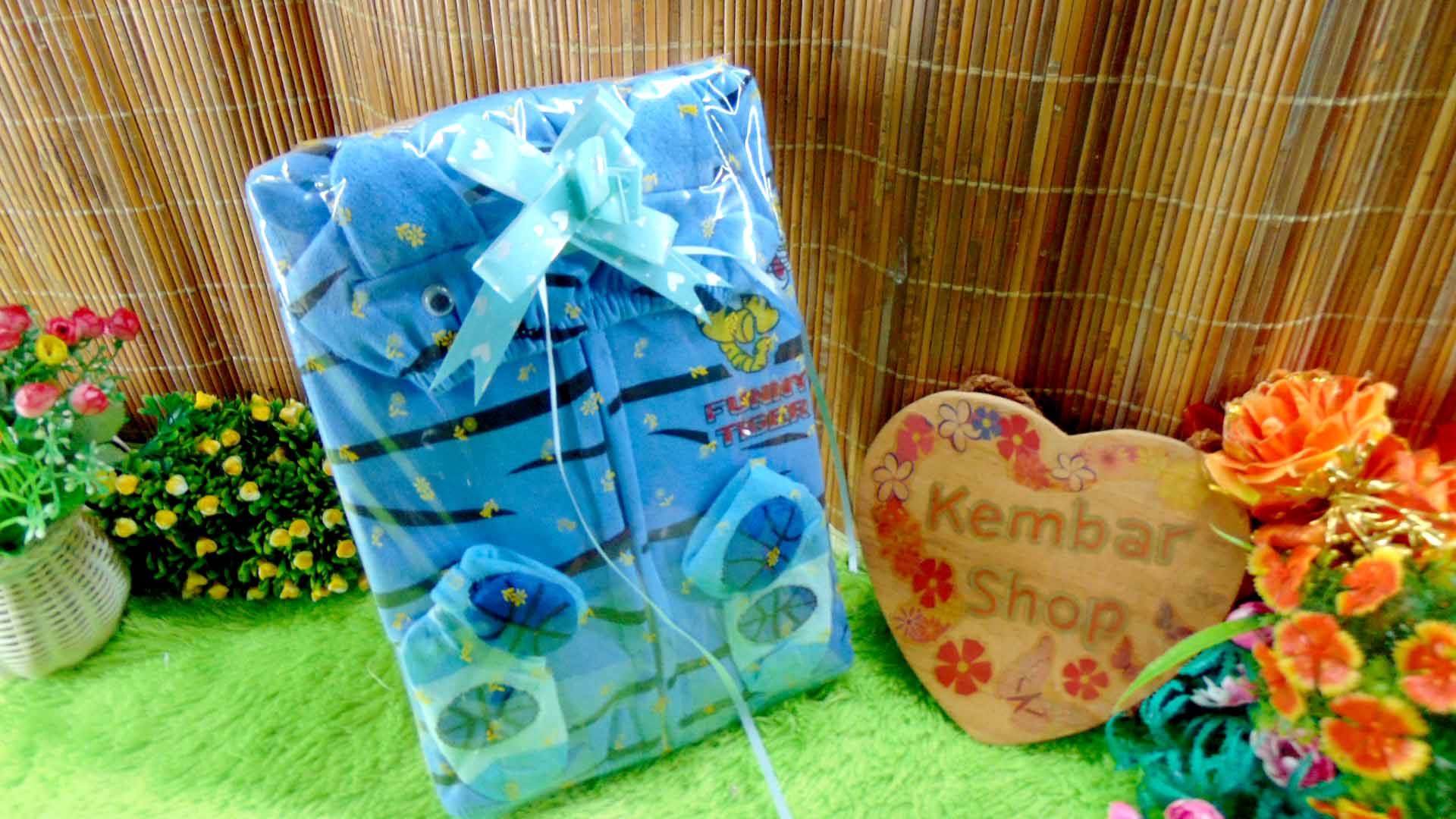 8 FREE KARTU UCAPAN paket kado lahiran bayi baby gift set box jaket plus sock ANEKA motif