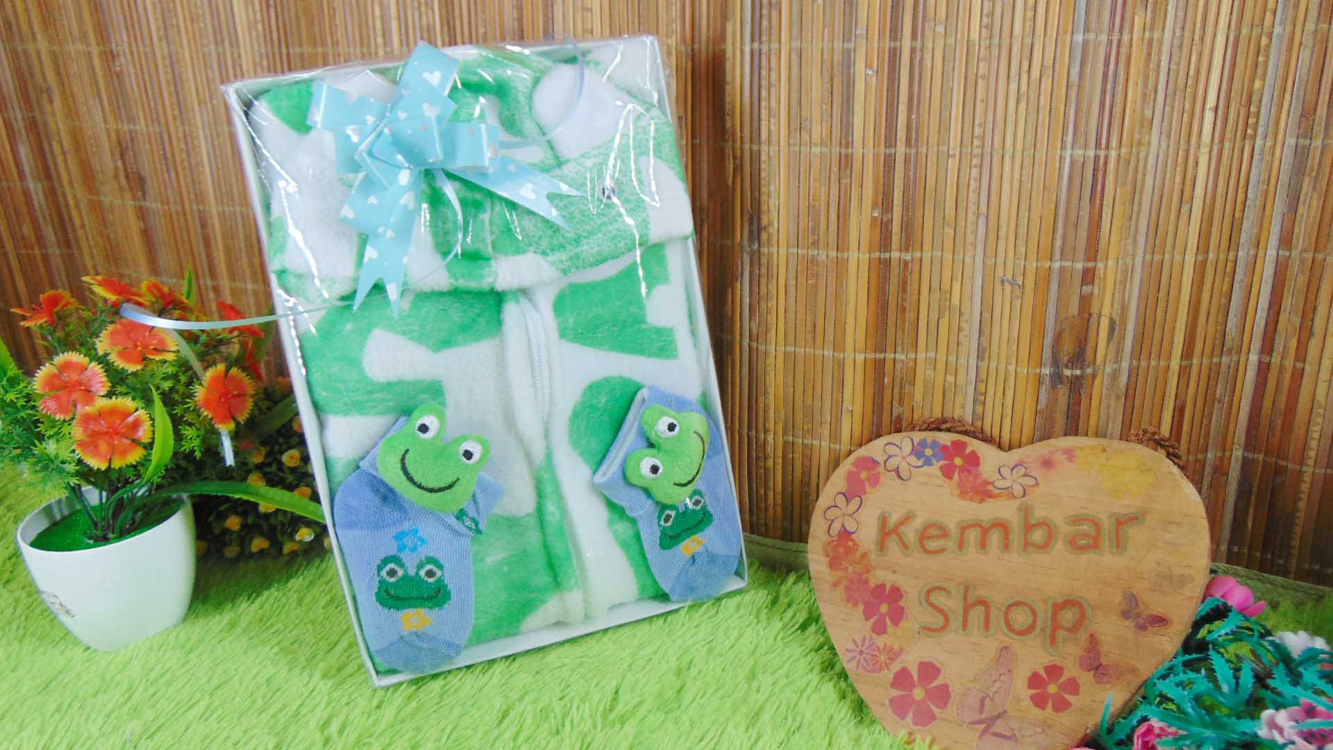 FREE KARTU UCAPAN paket kado lahiran bayi baby gift set box jaket plus sock ANEKA motif (1)