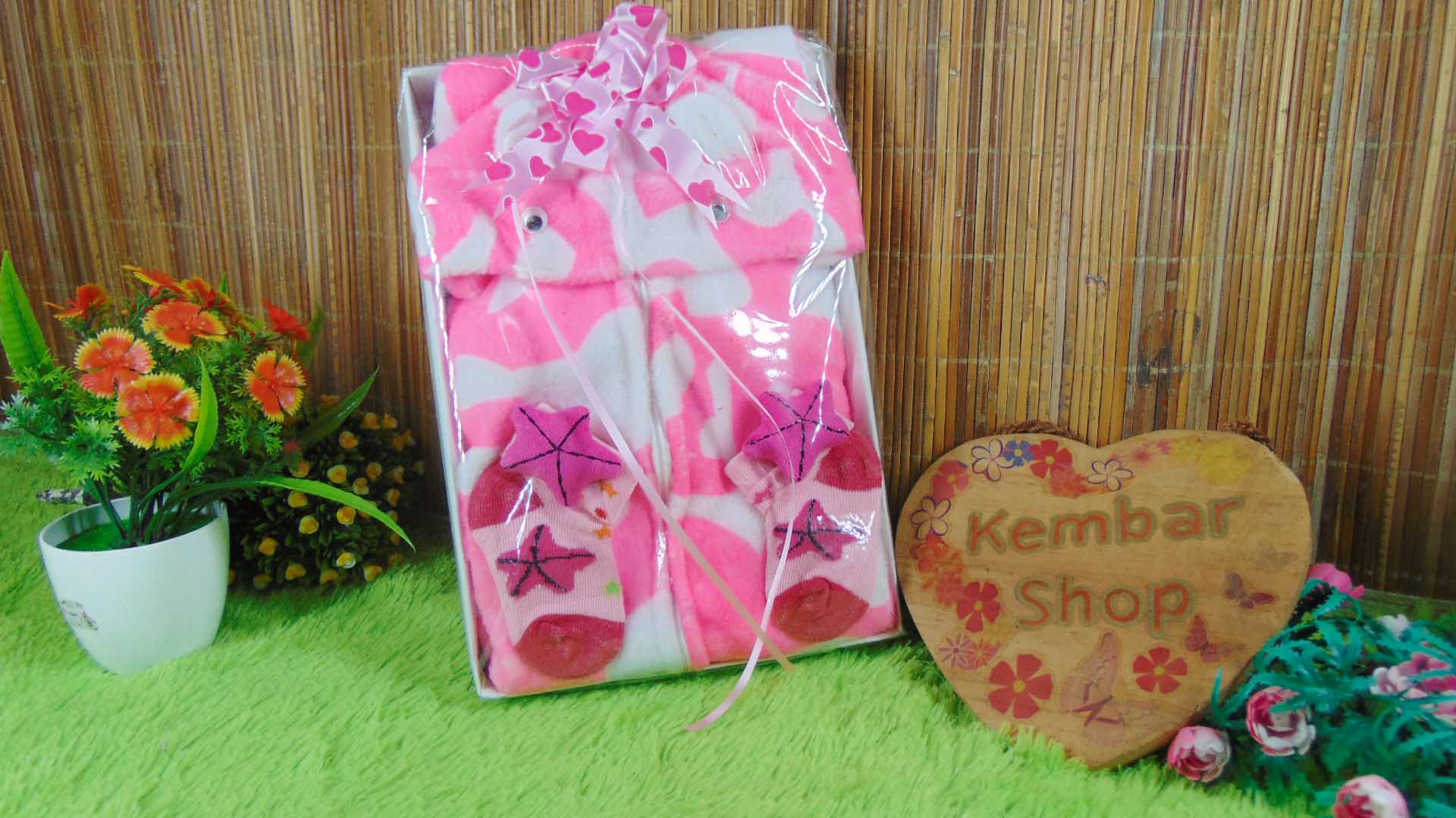 FREE KARTU UCAPAN paket kado lahiran bayi baby gift set box jaket plus sock ANEKA motif (3)