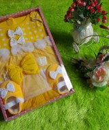 paket kado bayi dress polka kuning 77 terdiri dari dress,sepatu,bando bahan lembut banget kualitas terjamin