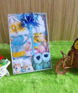 paket kado bayi gift set SERBA BIRU HEMAT BANGET Rp 42.000 terdiri dari baju,celana,kaos kaki boneka,dan slaber - hemat banget untuk kado bayi