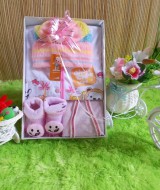 paket kado bayi gift set SERBA PINK HEMAT BANGET Rp 42.000 terdiri dari baju,celana,kaos kaki boneka,dan slaber - hemat banget untuk kado bayi