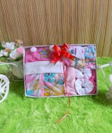paket kado bayi gift set SERBA PINK HEMAT BANGET Rp 42.000 terdiri dari baju,celana,set topi dan sepatu bayi,dan washlap - hemat banget untuk kado bayi