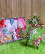 TERLARIS paket kado bayi newborn gift set SERBA PINK HEMAT BANGET Rp 42.000 terdiri dari baju,celana,kaos kaki boneka,dan slaber - hemat banget untuk kado bayi