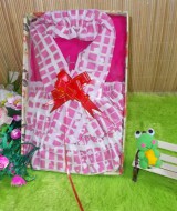 paket kado bayi CANTIK kotak pink 47 terdiri dari set rok bandana kotak pink adem plus kaos putih cantik muat untuk 0-12bln