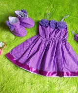 baju pesta bayi set dress bayi,sepatu boots prewalker,bandana cantik polka ungu Rp 100.000 muat untuk bayi 0-6 bulan bahan katun