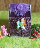 paket kado bayi JODA UNGU 50 terdiri dari baju atasan panjang adem lembut,rok joda ungu emas,dan bandana topi cantik muat untuk 0-12bulan