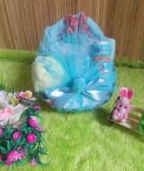 BEST SELLER paket kado bayi keranjang biru lengkap 59 berisi handuk bayi,topi bayi,setelan baju bayi pendek,washlap bayi,sabun,dan bedak bayi cocok banget untuk kado bayi newborn