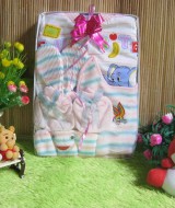 Paket Kado Bayi Baby Gift Salur Kelinci 55 terdiri set jaket, celemek plus topi dan sarung tangan kaki bahan adem lembut, cocok untuk kado